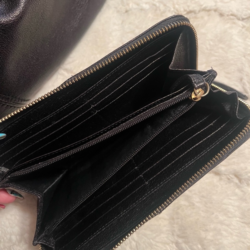 Burberry Black Leather hobo Bag and Wallet - Picture 8 of 8